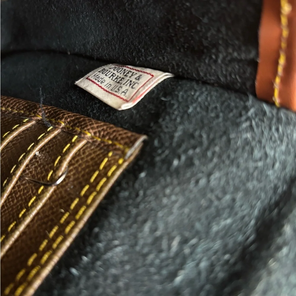 Dooney & Bourke Black and Tan Crossbody Bag - Picture 8 of 9